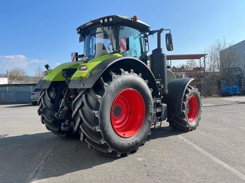 Claas Axion 930