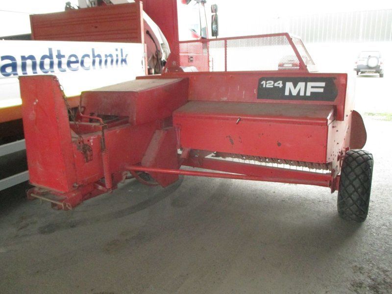 Massey Ferguson 124
