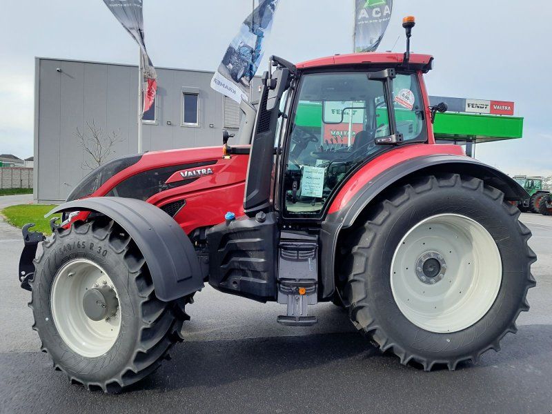 Valtra T175e Active