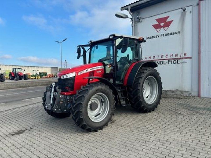 Massey Ferguson 5711 M