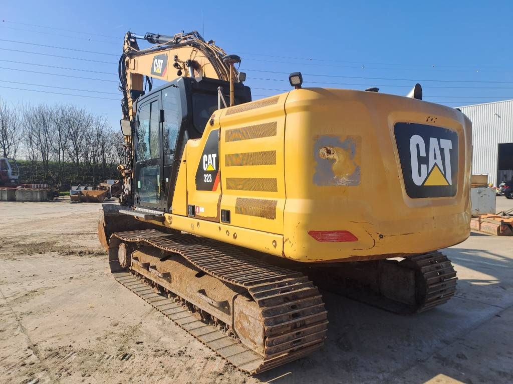 CAT 323 (Integrated Trimble GPS + Tilt Bucket)