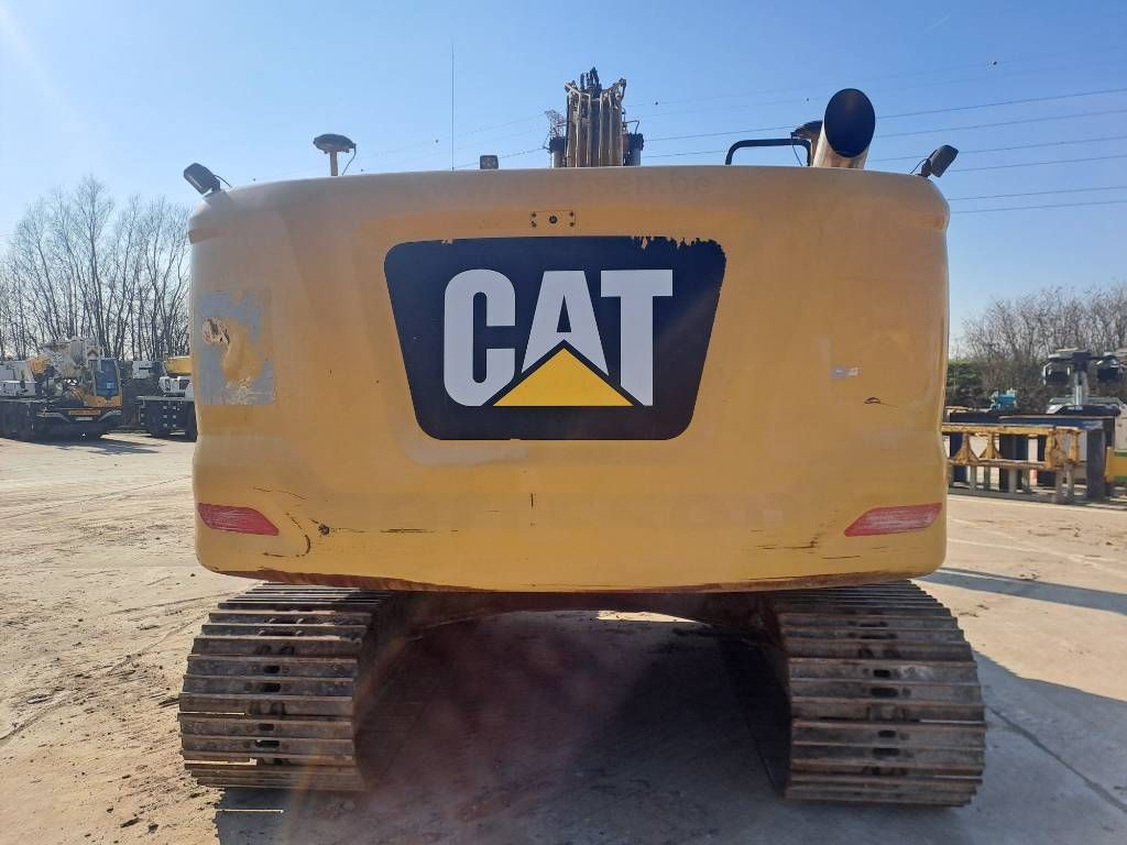 CAT 323 (Integrated Trimble GPS + Tilt Bucket)