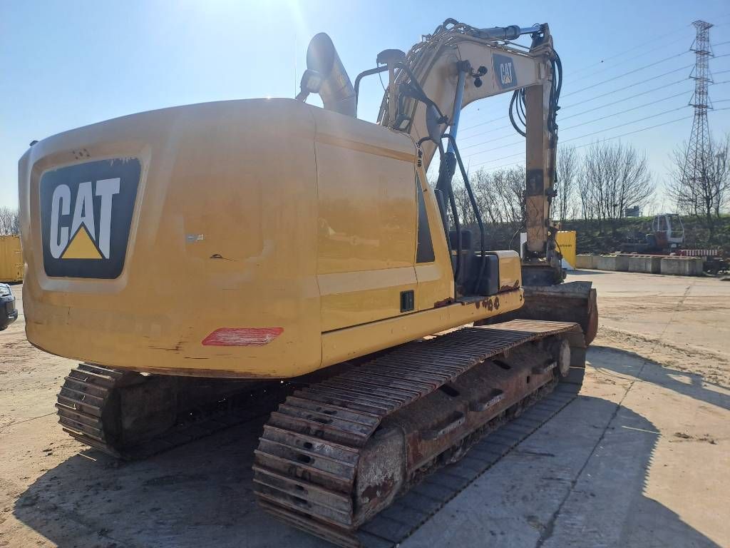 CAT 323 (Integrated Trimble GPS + Tilt Bucket)