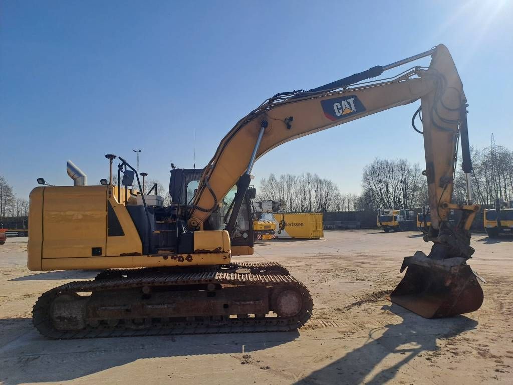 CAT 323 (Integrated Trimble GPS + Tilt Bucket)