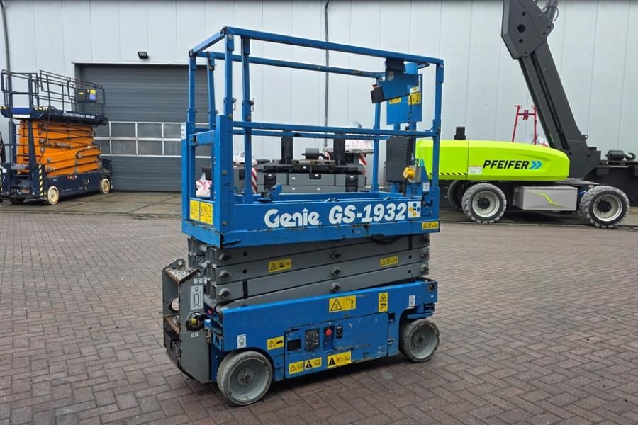 Genie GS1932 Electric, Working Height 7.8 m, 227kg Capac