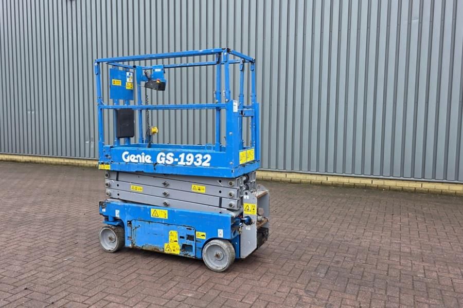 Genie GS1932 Electric, Working Height 7.8 m, 227kg Capac