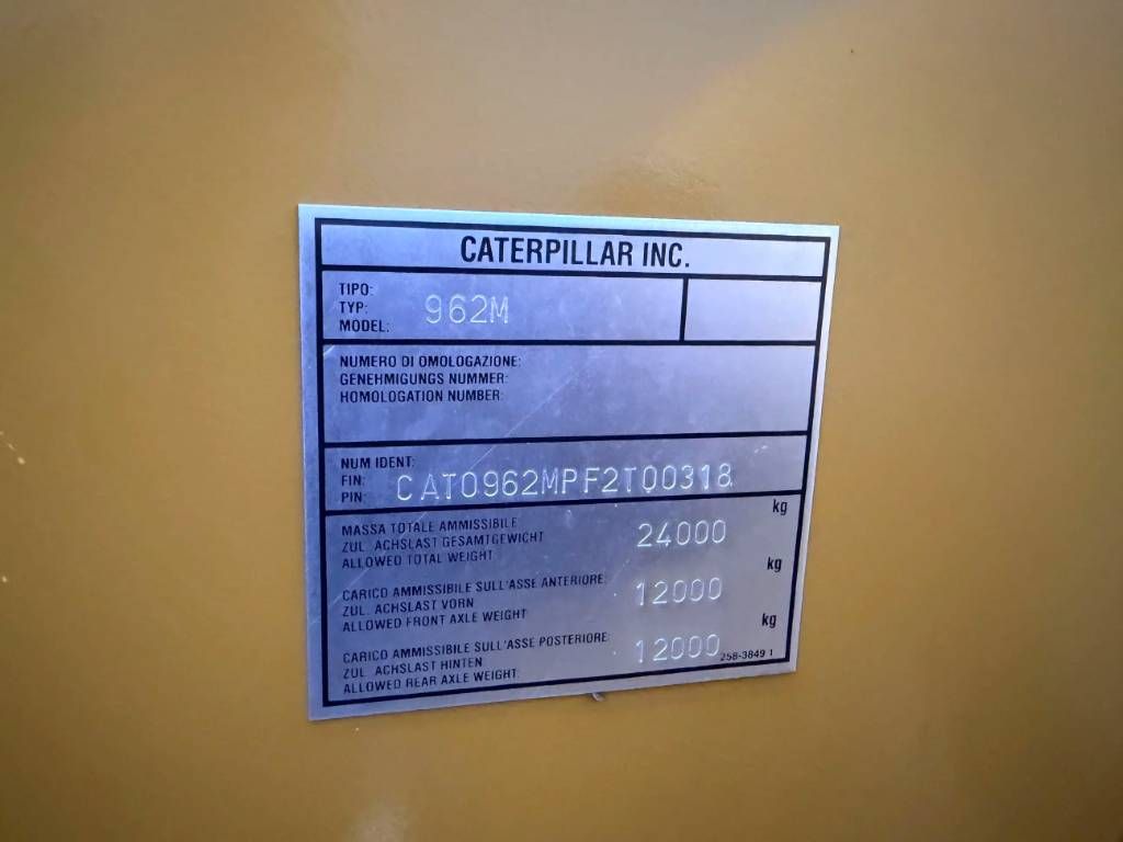 CAT 962M