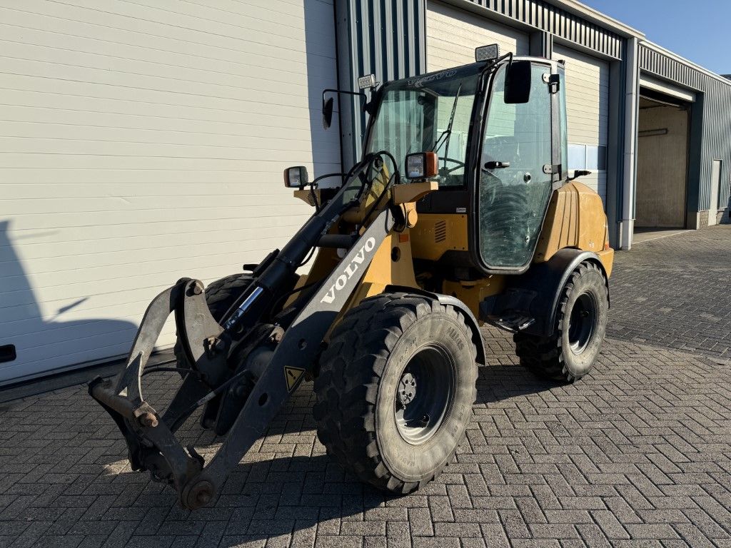VOLVO L25B ( BJR 2007 ) 5940 UUR