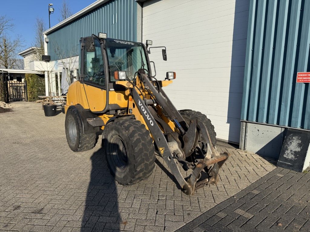VOLVO L25B ( BJR 2007 ) 5940 UUR