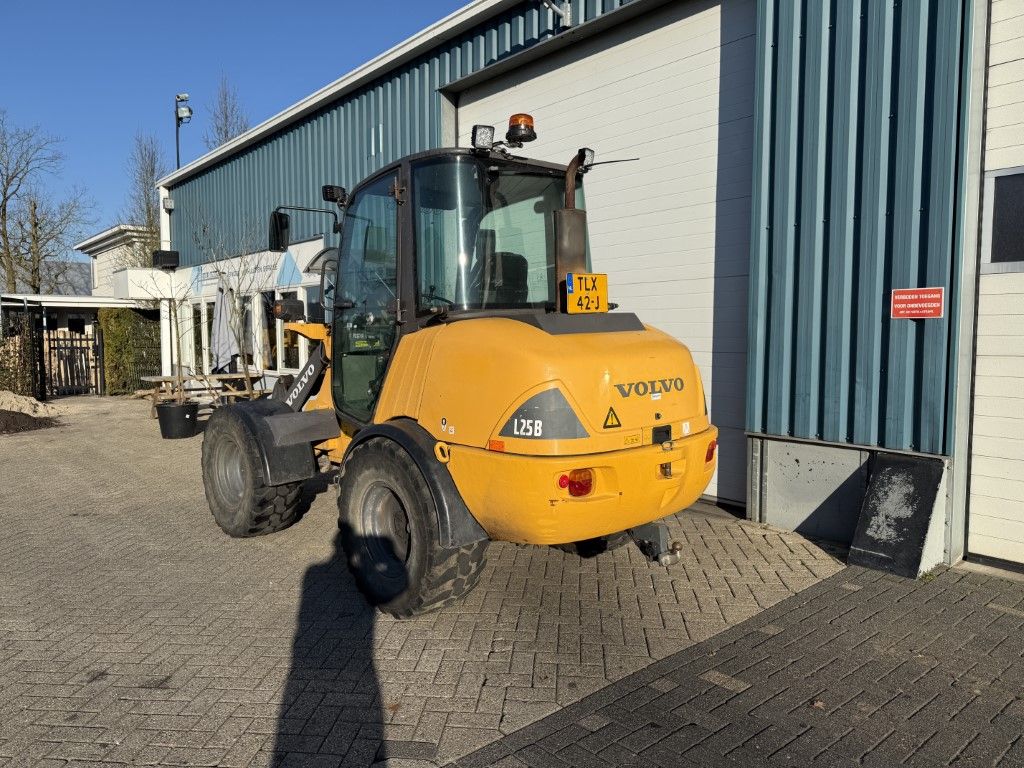 VOLVO L25B ( BJR 2007 ) 5940 UUR