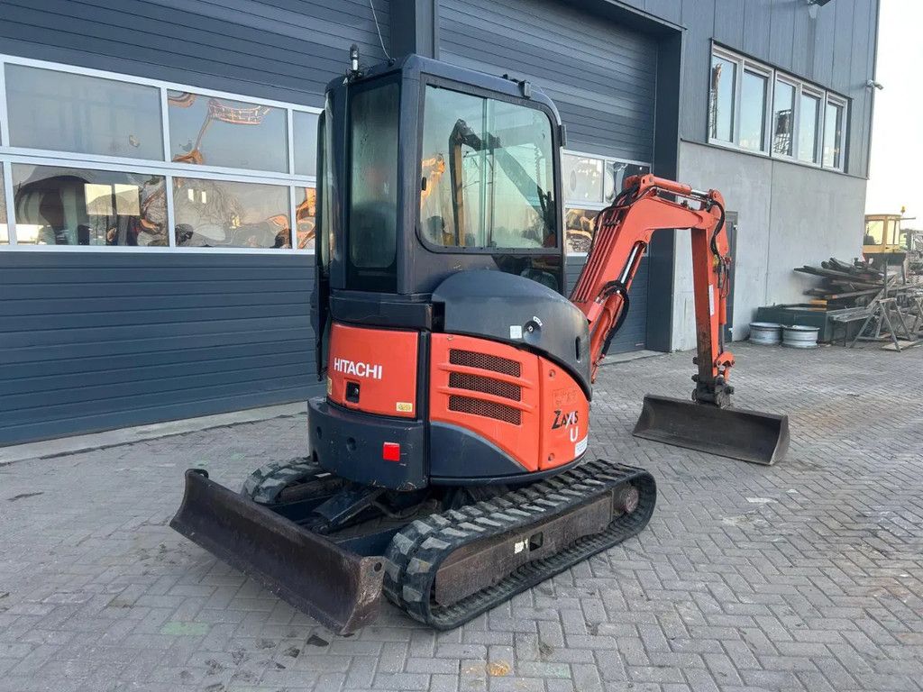 Hitachi ZX22U-2