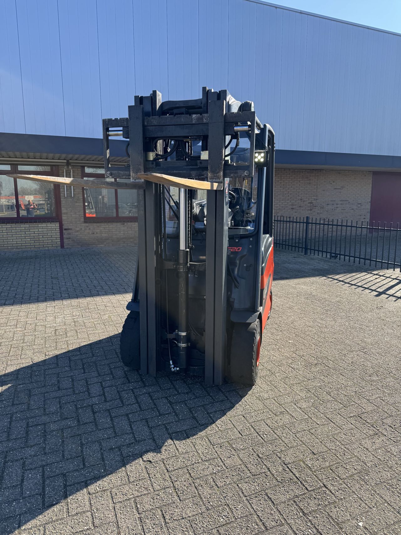 LINDE E20H-01/600 (2014) triplex elektrische heftruck