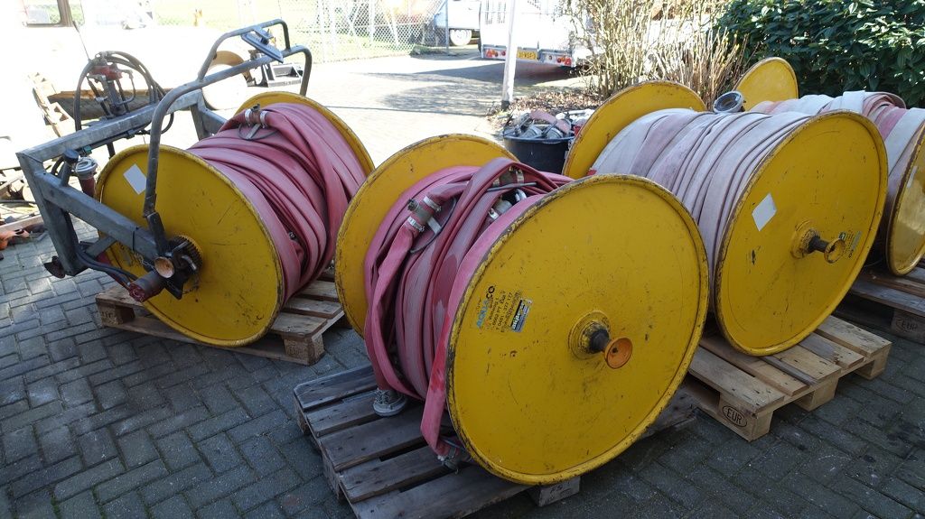 Aquaco Hydraulische oprolbare haspels met slang en sproeiers