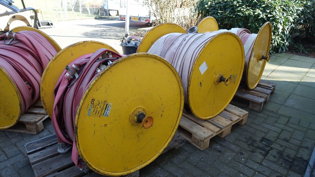 Aquaco Hydraulische oprolbare haspels met slang en sproeiers