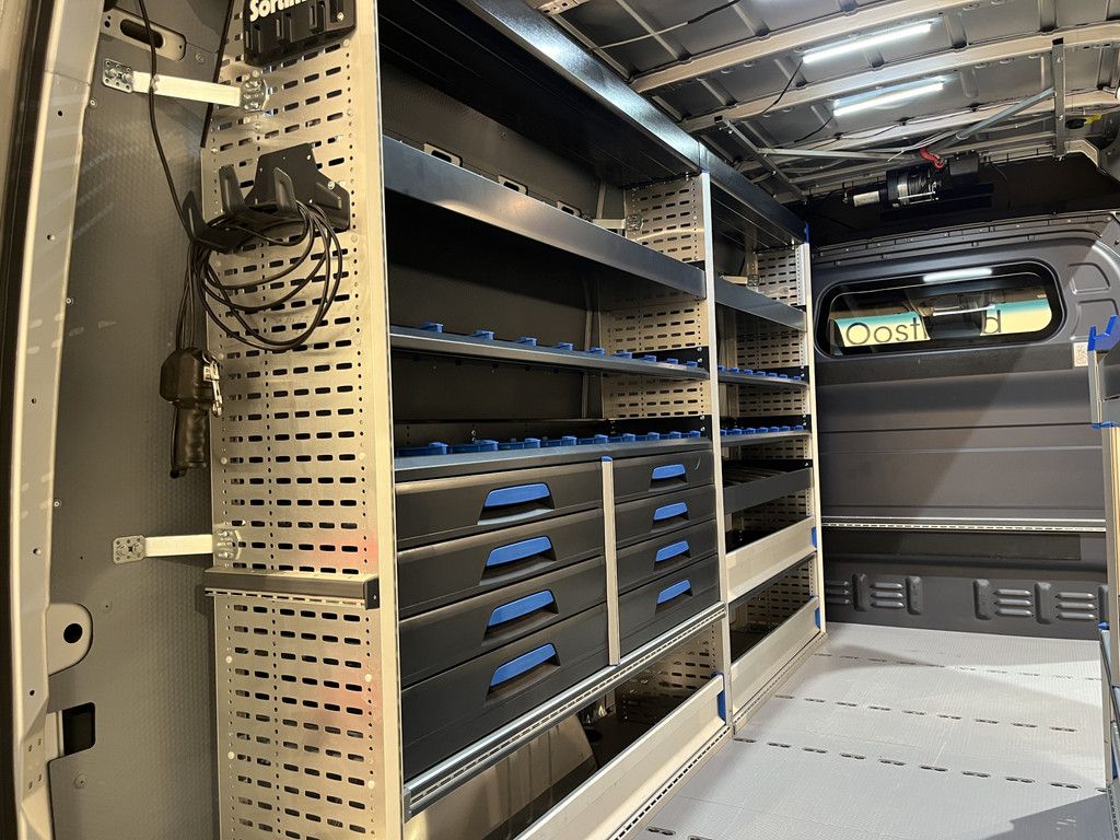 Mercedes-Benz Sprinter 317 CDI L2H2 RWD Automaat / Servicebus / Sortimo Inrichting / Euro 6 / Airco / Camera / Lier / CarPlay / Cruise Control / Navigatie / 33.600 KM !!