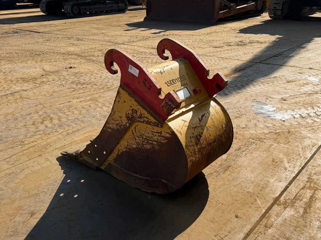 Caterpillar Teeth bucket CW 40