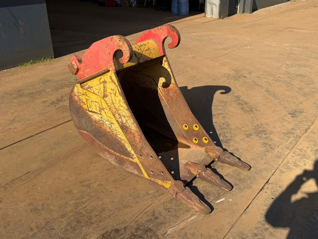 Caterpillar Teeth bucket CW 40