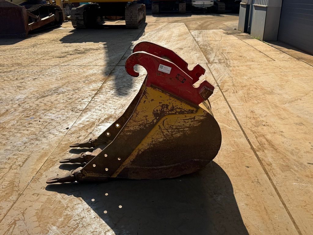 Caterpillar Teeth bucket CW 40