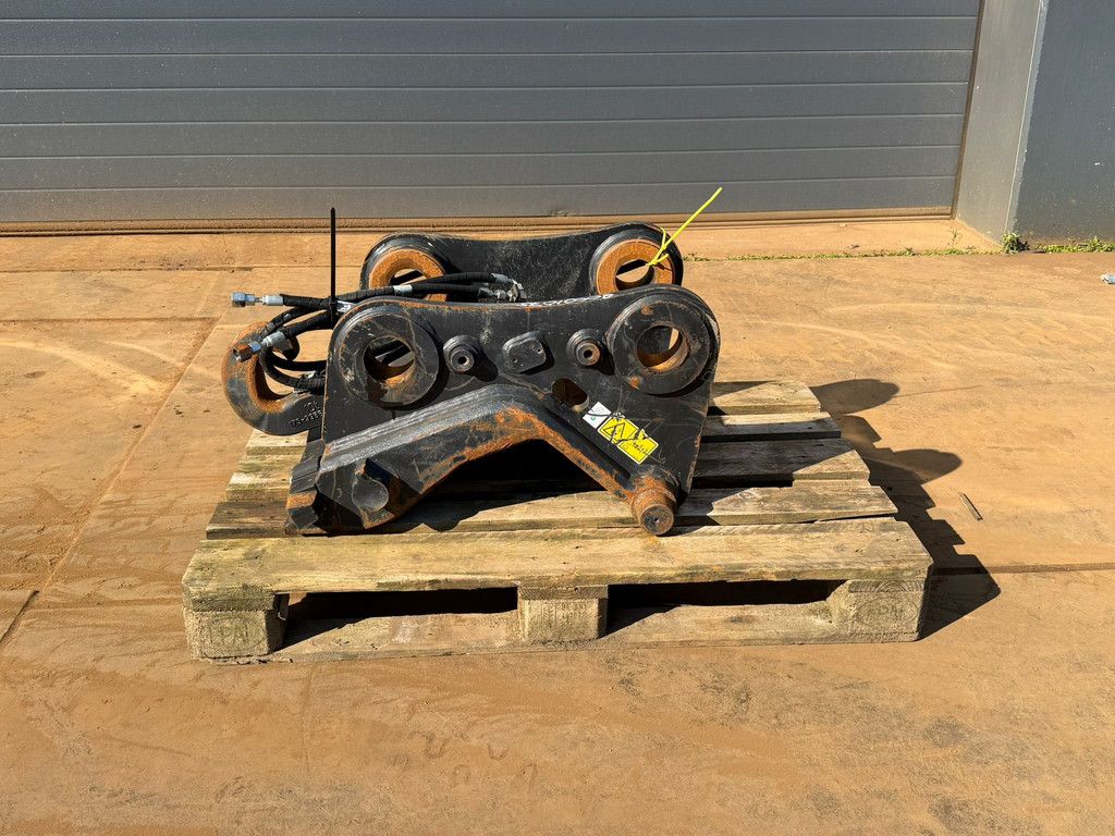 Caterpillar Quick coupler CW 40 H4N