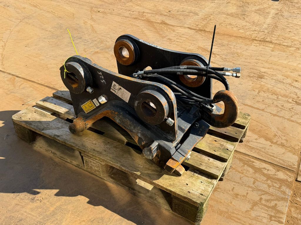 Caterpillar Quick coupler CW 40 H4N