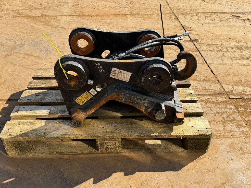 Caterpillar Quick coupler CW 40 H4N