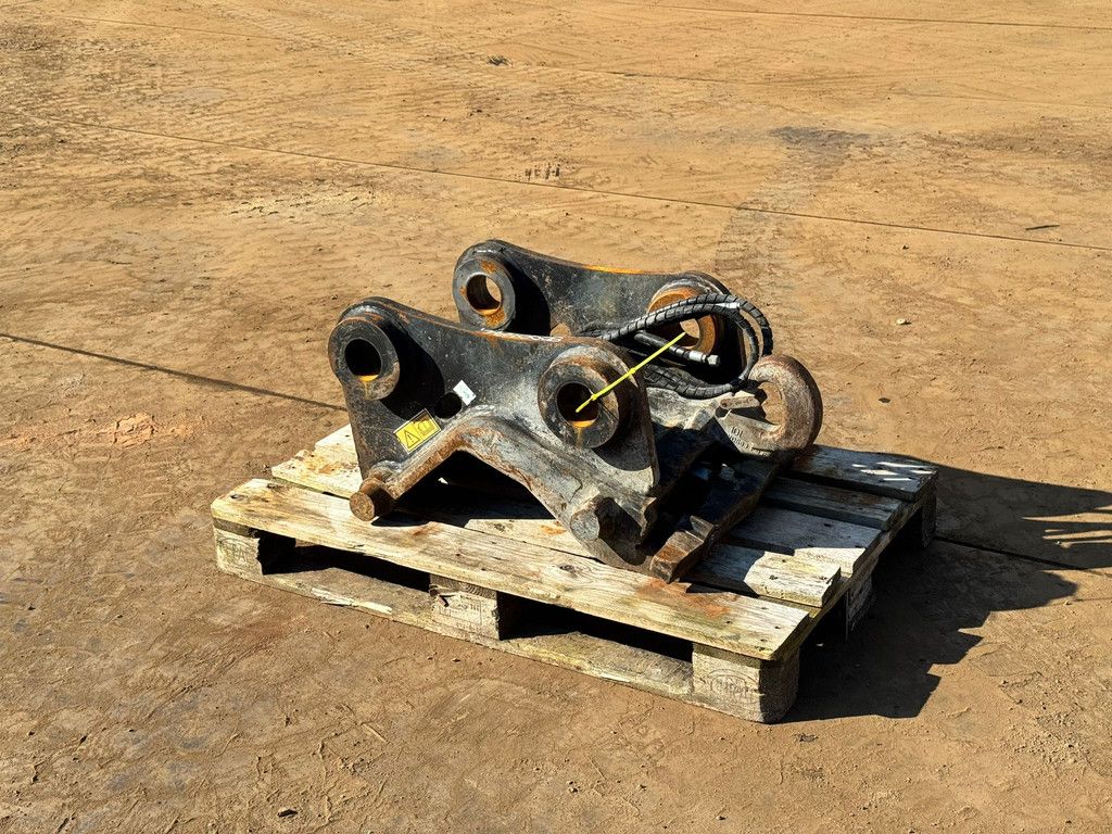 Caterpillar Quick coupler CW 40 H4N