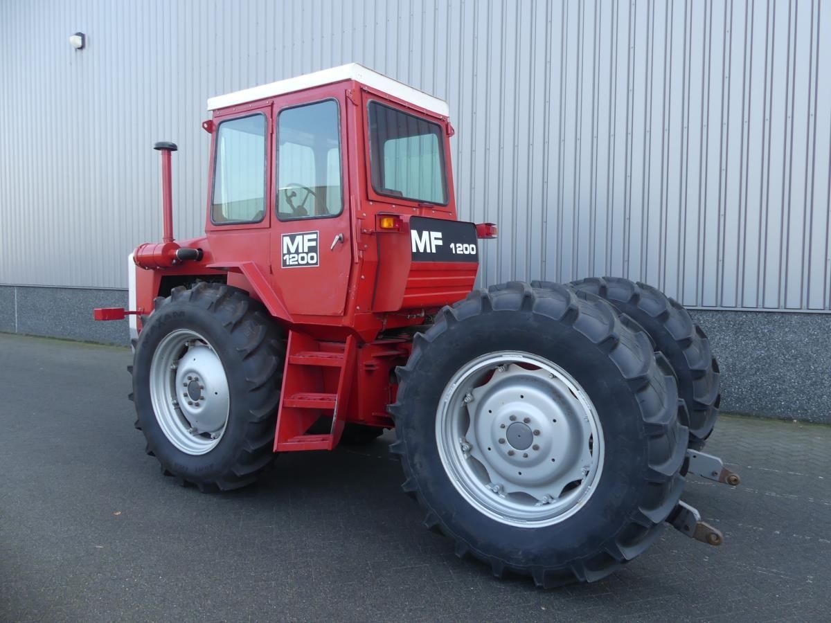 Massey Ferguson 1200