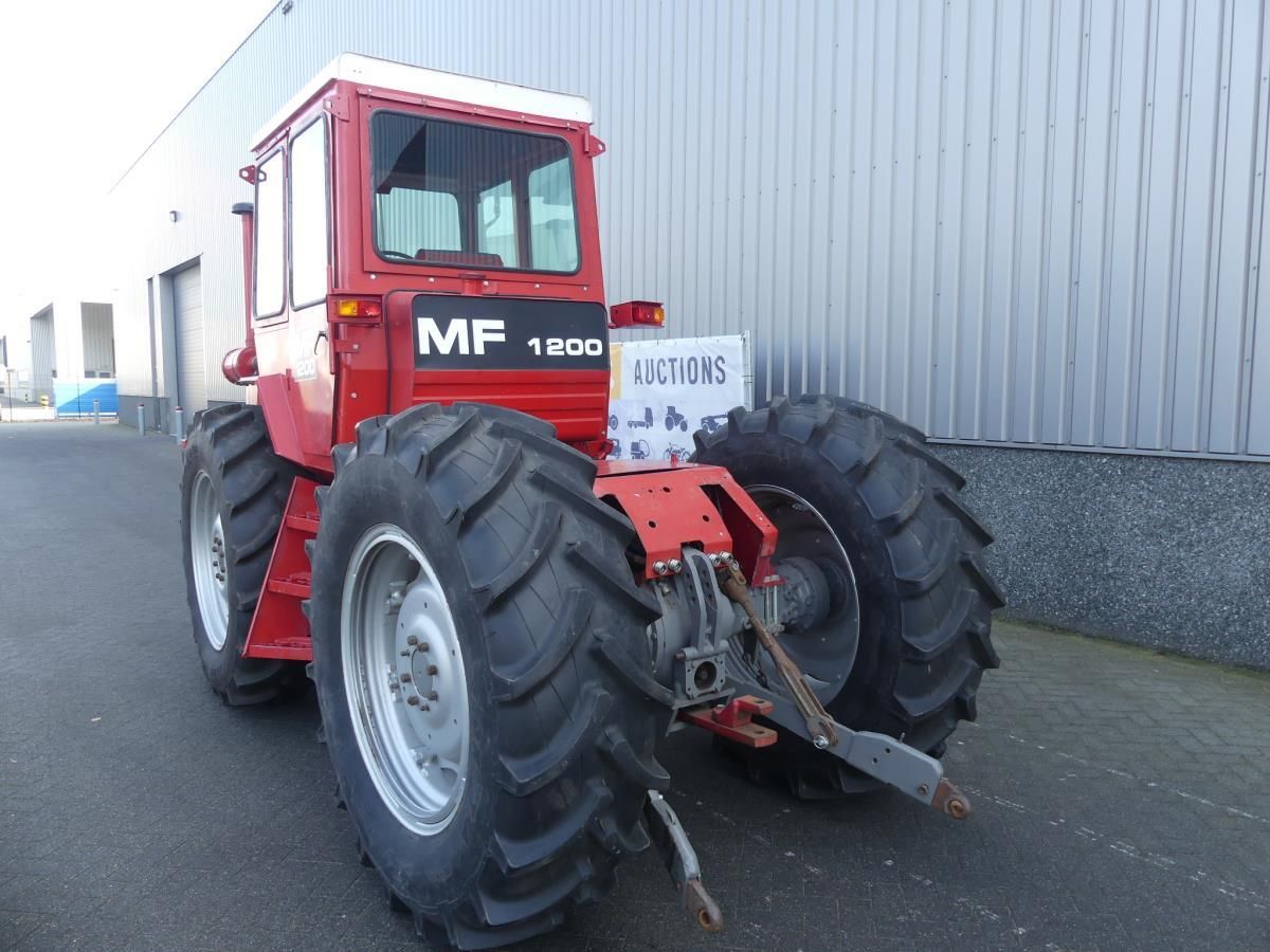 Massey Ferguson 1200