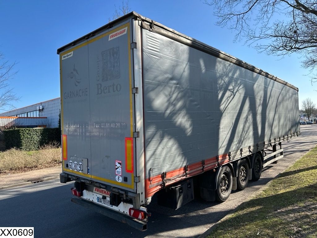 Fruehauf Tautliner Lift axle