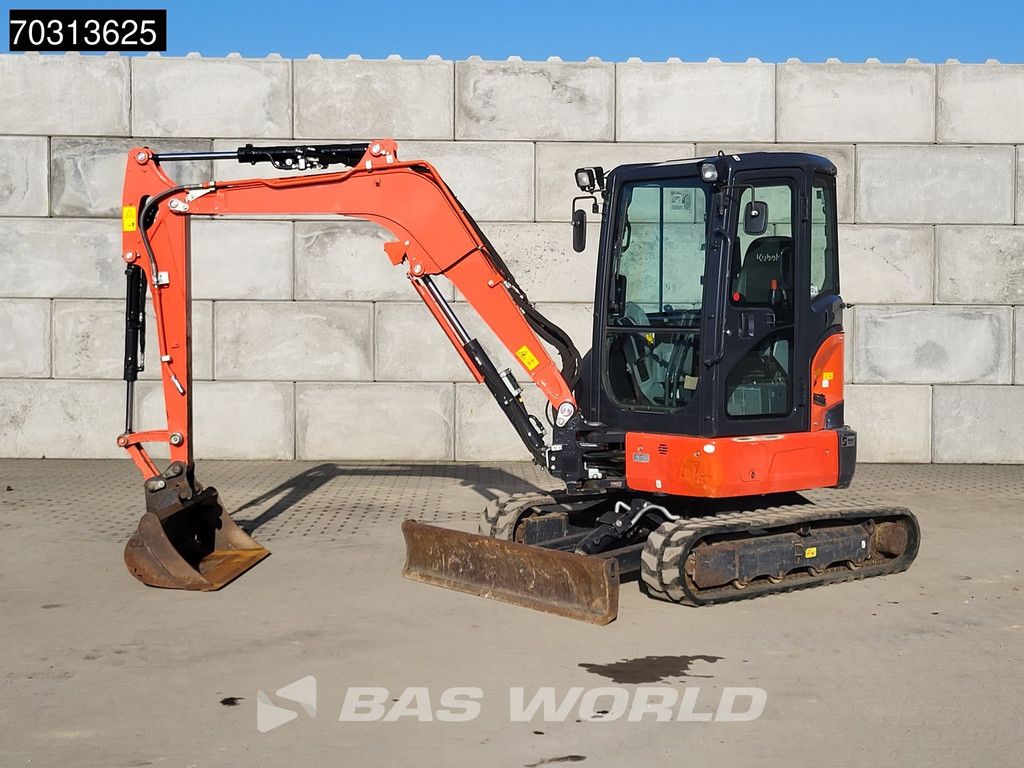 Kubota U36-4 3 Buckets