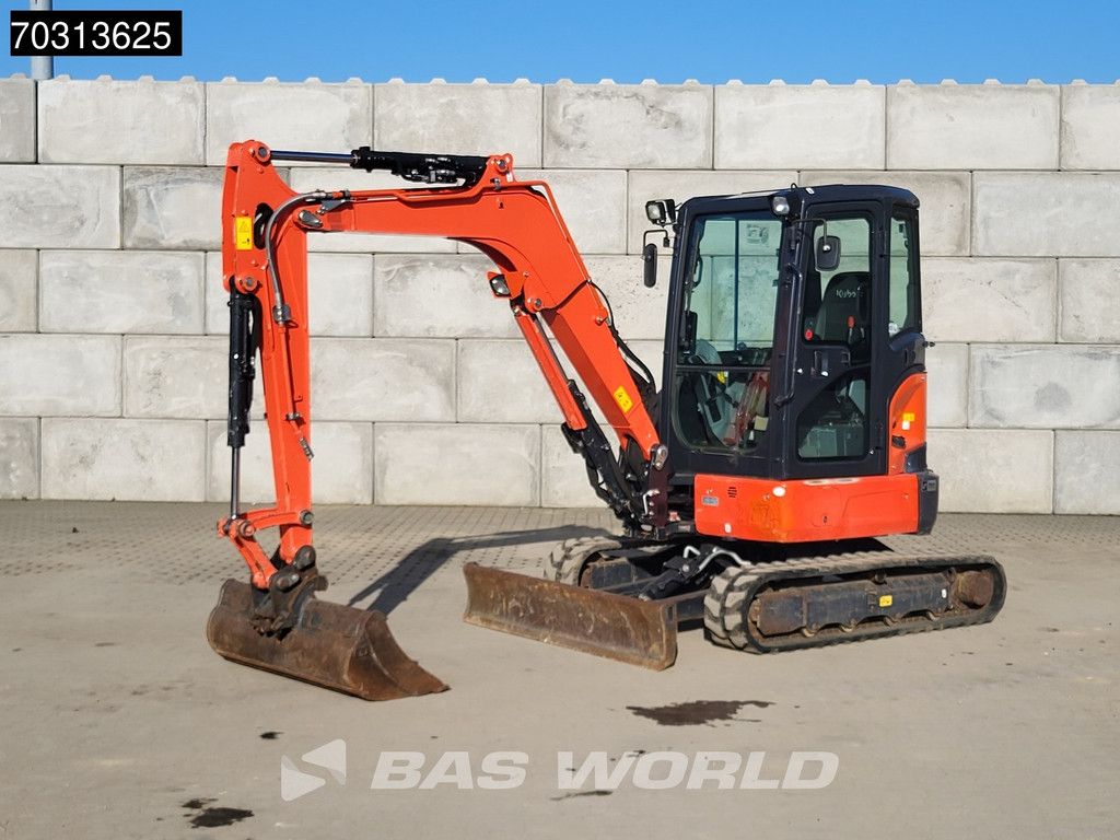Kubota U36-4 3 Buckets