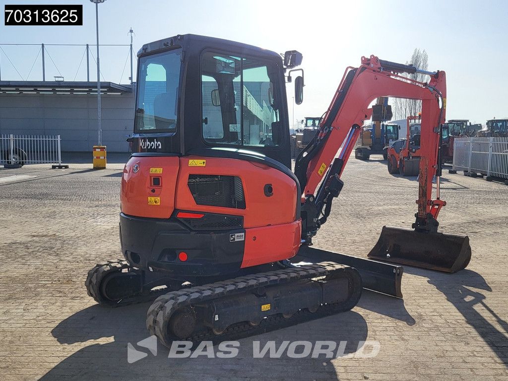 Kubota U36-4 3 Buckets