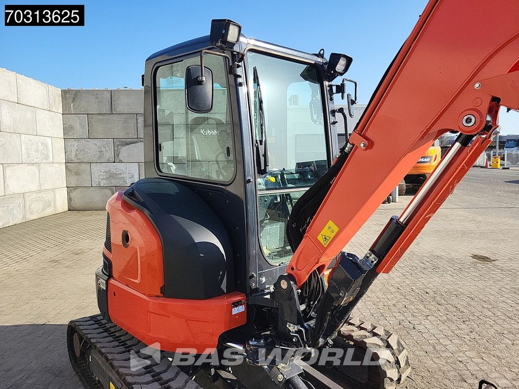 Kubota U36-4 3 Buckets