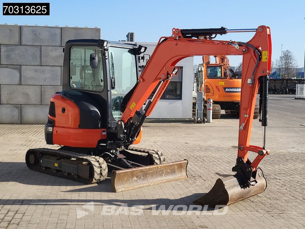 Kubota U36-4 3 Buckets