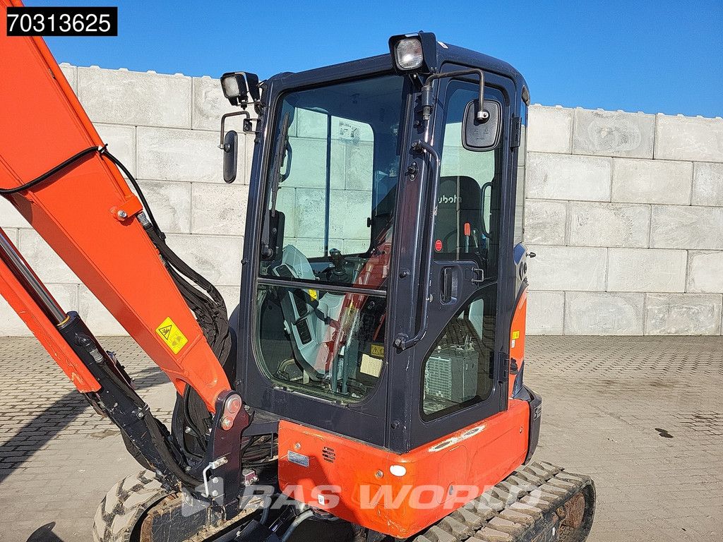 Kubota U36-4 3 Buckets
