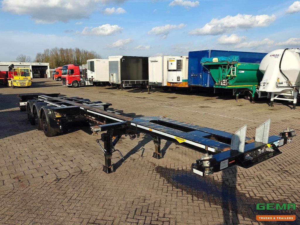 Broshuis MFCC 3 Axles - ADR - Lift axle - Disc brakes - 2x 20FT - 1x 30FT - 1x 40FT - 1x 45FT - TOP!