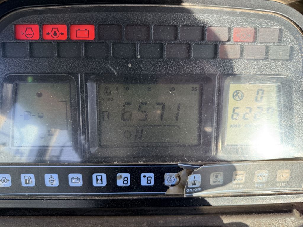 New Holland M100 Dual Command