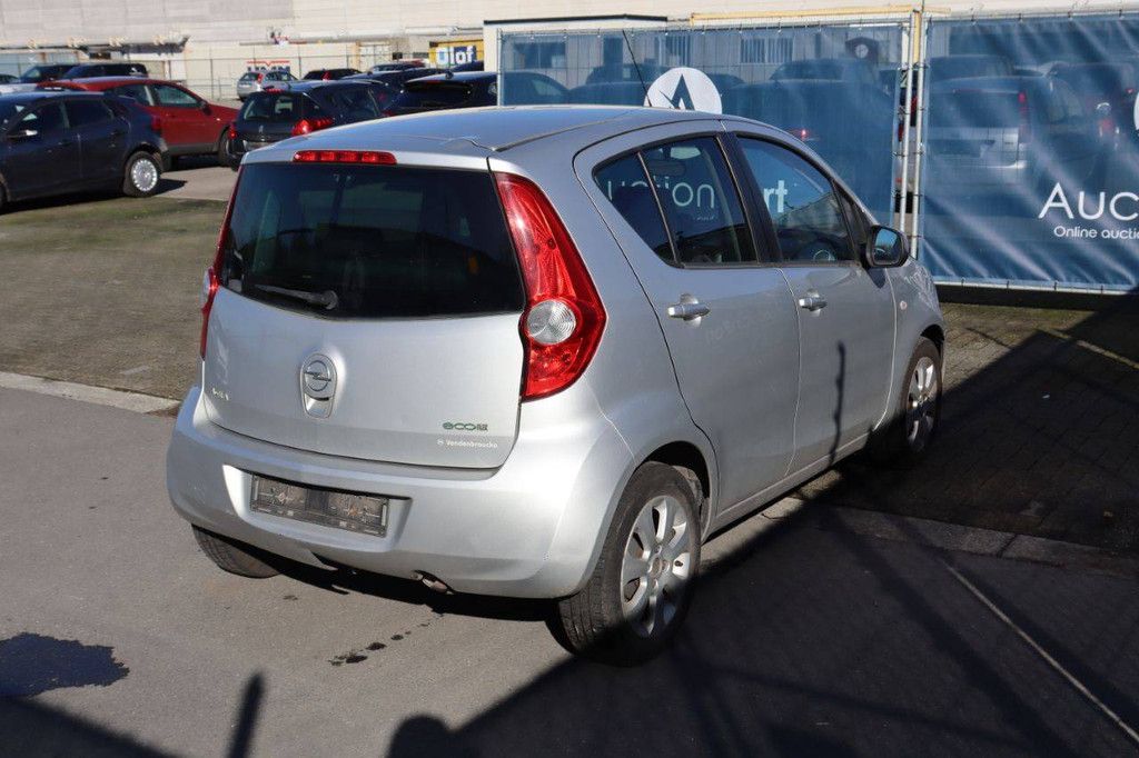 Pkw Opel Agila Benzin 65 PS 2010 (Marge)