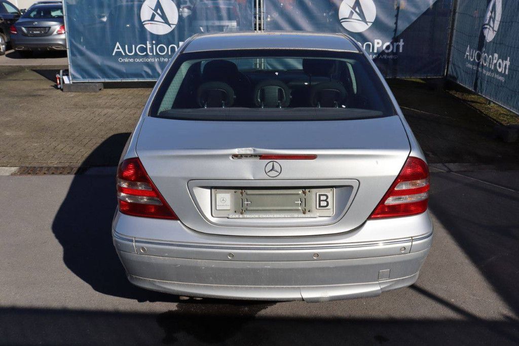 Passenger car Mercedes-Benz C-Classe Diesel 122 hp 2005 (Margin)