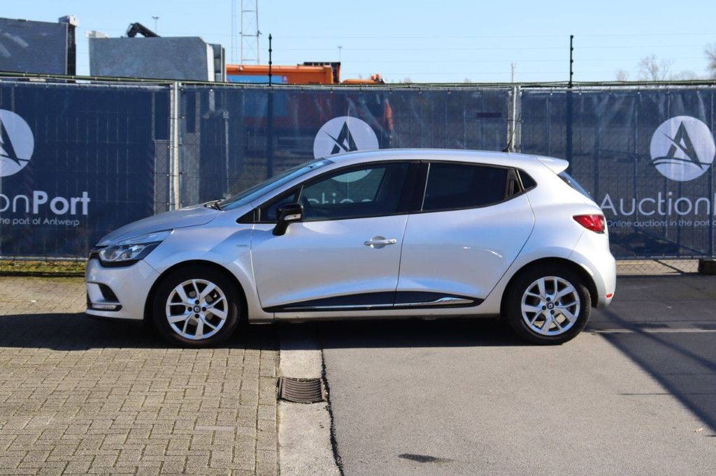 Passenger car Renault Clio Petrol 90 hp 2018 (Margin)