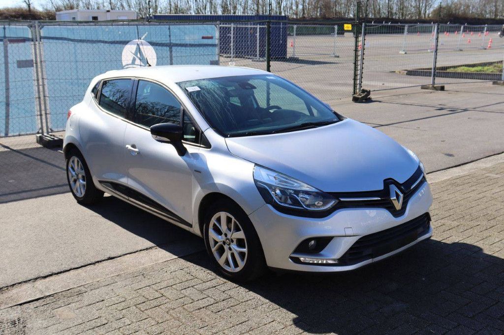 Passenger car Renault Clio Petrol 90 hp 2018 (Margin)