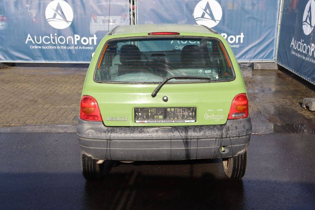 Renault Twingo Benziner 58 PS Pkw 2005 (Margin)