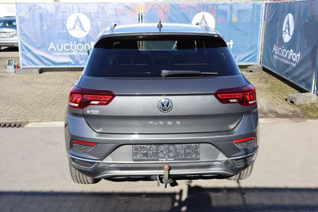 SUV Volkswagen T-Roc Petrol 150hp 2018 (Margin)