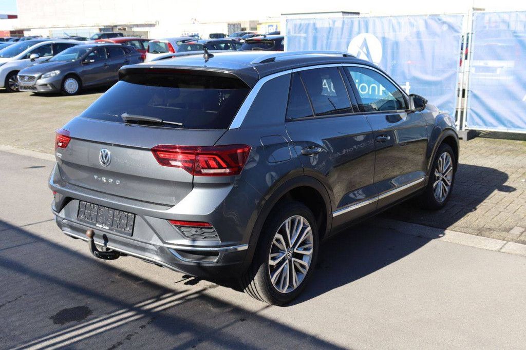 SUV Volkswagen T-Roc Petrol 150hp 2018 (Margin)