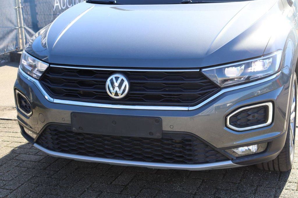SUV Volkswagen T-Roc Petrol 150hp 2018 (Margin)