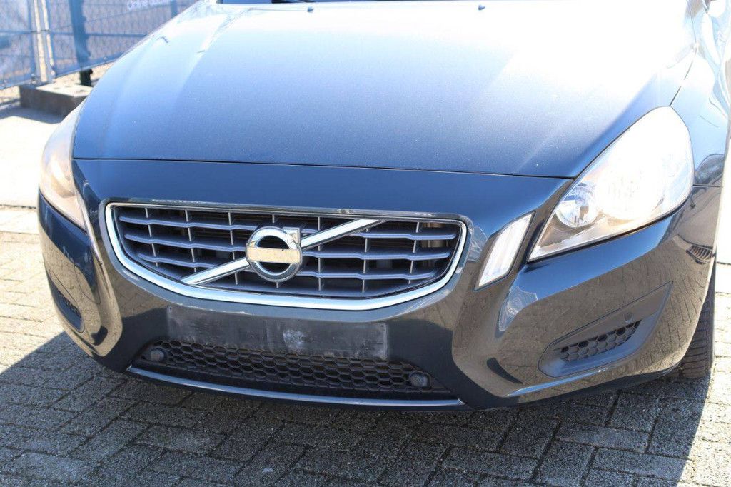 Passenger car Volvo V60 Petrol 150 hp 2012 (Margin)
