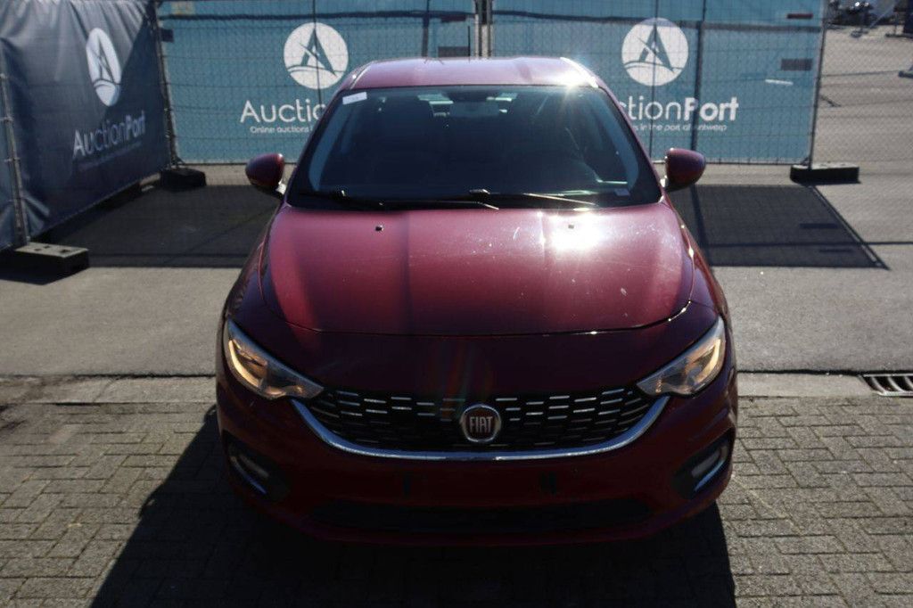 Pkw Fiat Tipo Benzin 95 PS 2017 (Marge)