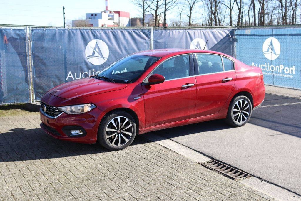 Pkw Fiat Tipo Benzin 95 PS 2017 (Marge)