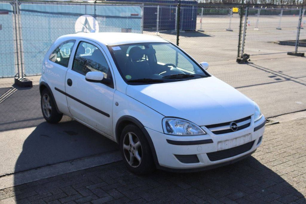 Passenger car Opel Corsa Petrol 60 hp 2004 (Margin)