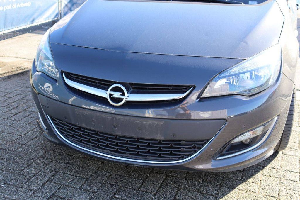 Passenger car Opel Corsa Petrol 100hp 2014 (Margin)